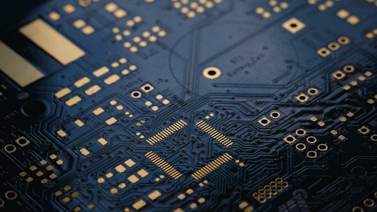 ثنائي الفينيل متعدد الكلور ومعالج ذكي لمقص الشعر الذكاء الاصطناعي ، مصمم لدقة الحلاقة الاحترافية والتحكم في المحرك التكيفي.
